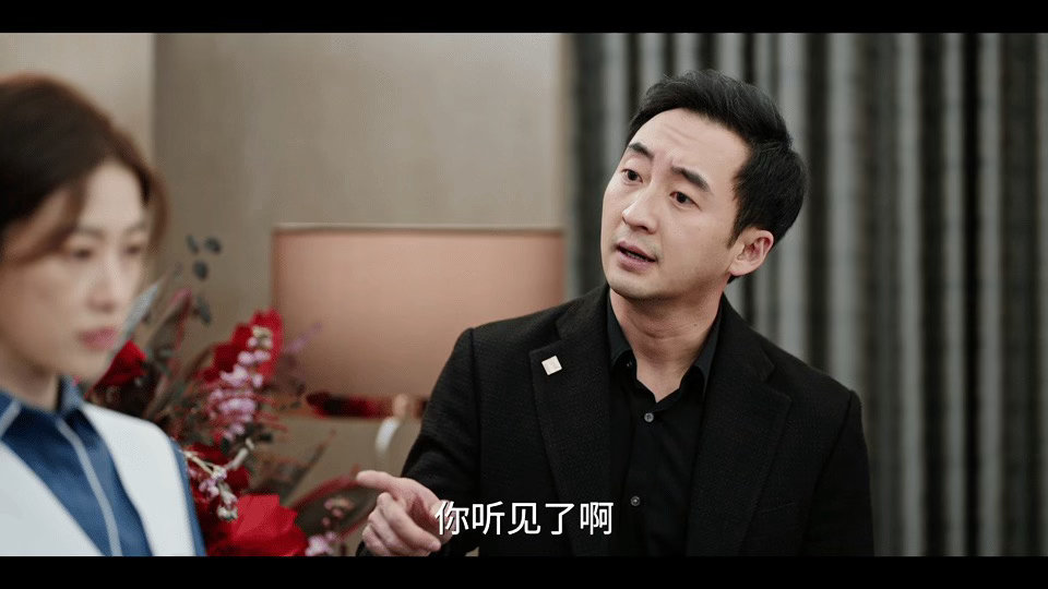 朱珠新剧把小三钉椅子上许蜜语这一手真的太解气了，不吵不闹不哭不争，就是用行动说