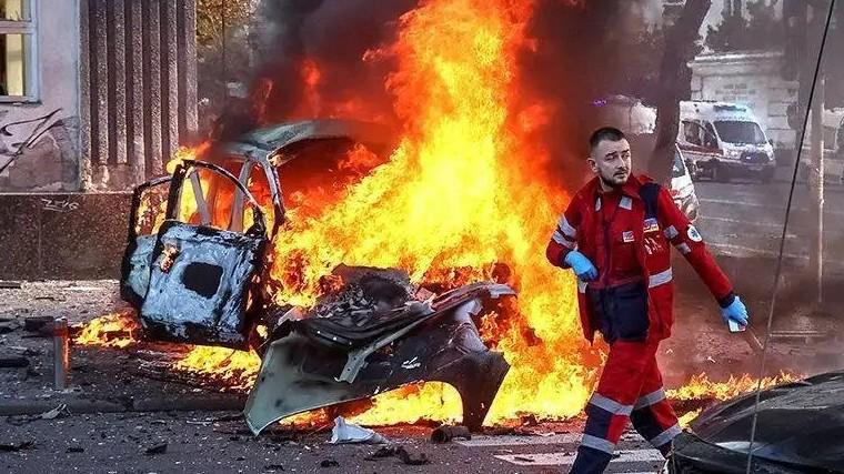 俄军对红军城包围圈持续缩小，随着俄军陆续炸毁红军城地区煤矿的通风井，将约5000