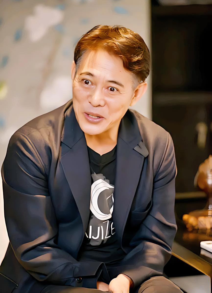 李连杰一句话，道破动作电影后继无人的真相。刚刷到一段访谈，李连杰对谢苗说了句大实话。吴京、张晋快五十
