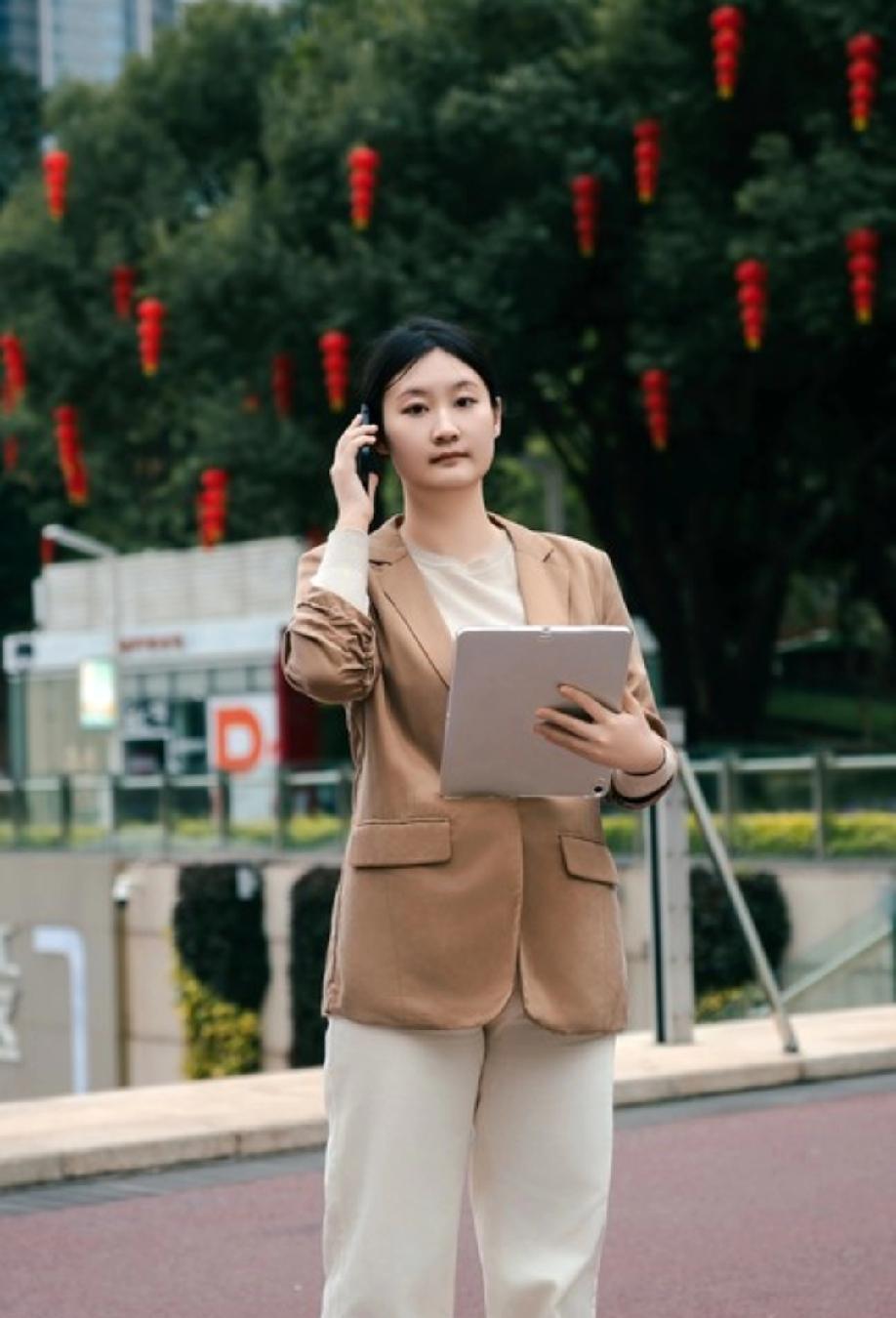 现在的私人老板，招工更偏爱中年人。我们附近的两家商户招工，原来都招的20左右的