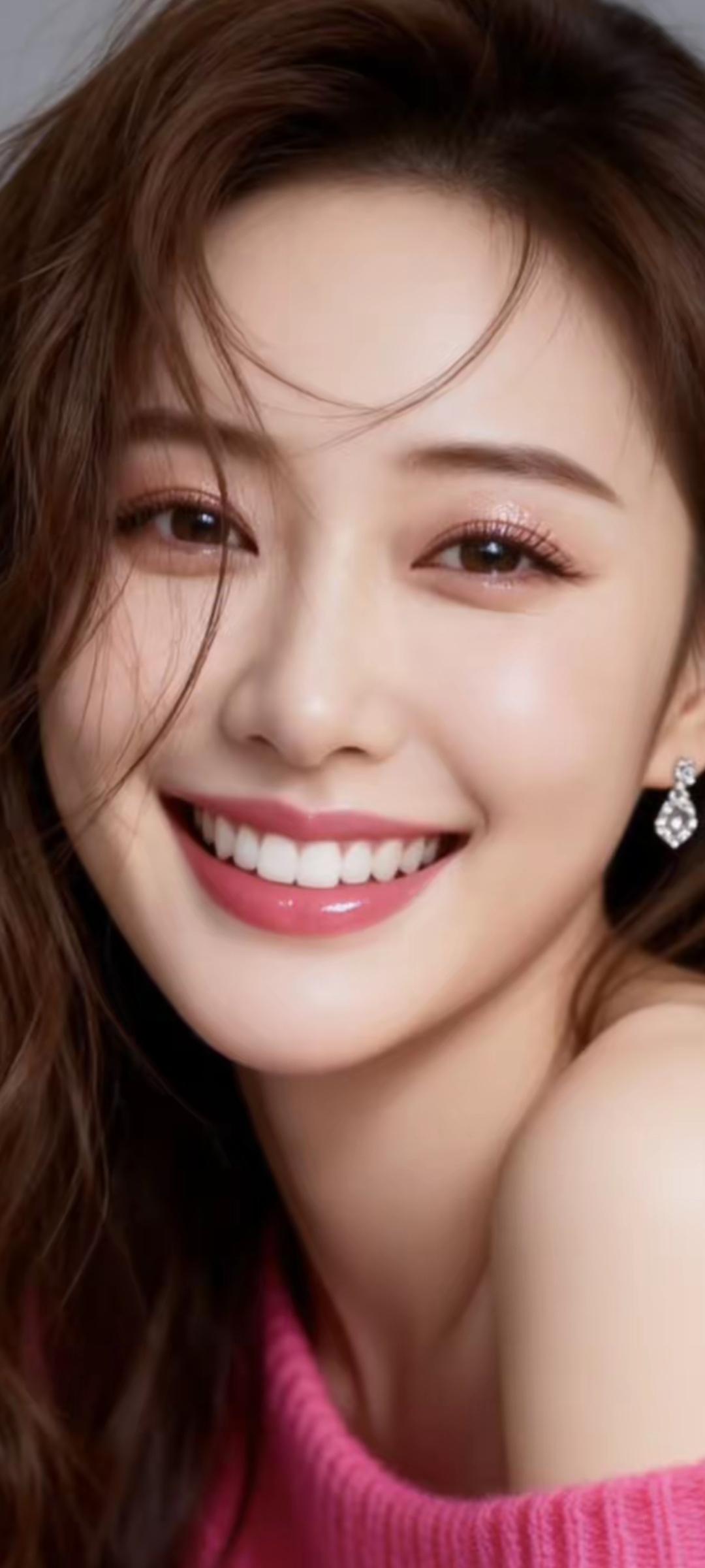 甜美笑容，闪耀耳环，粉色毛衣，元气满满的一天！😊✨