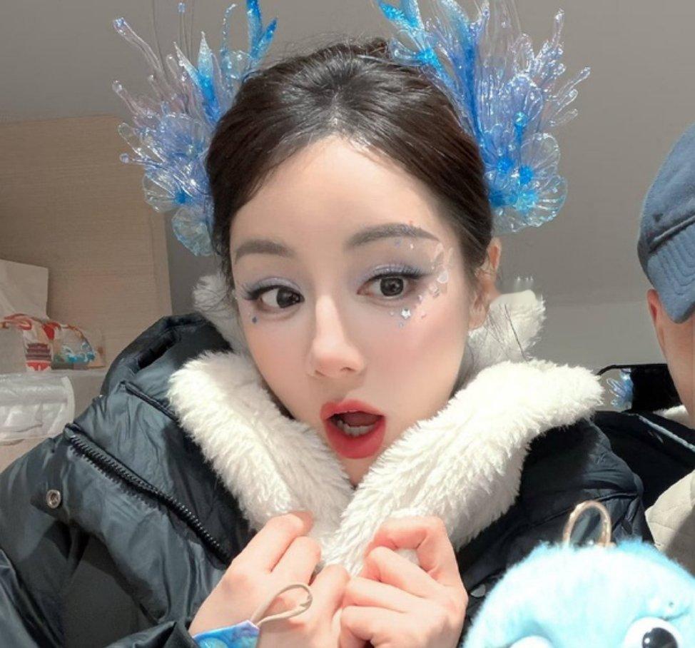 谁给迪丽热巴化的妆春晚可是我很喜欢迪丽热巴这个妆诶，好漂亮