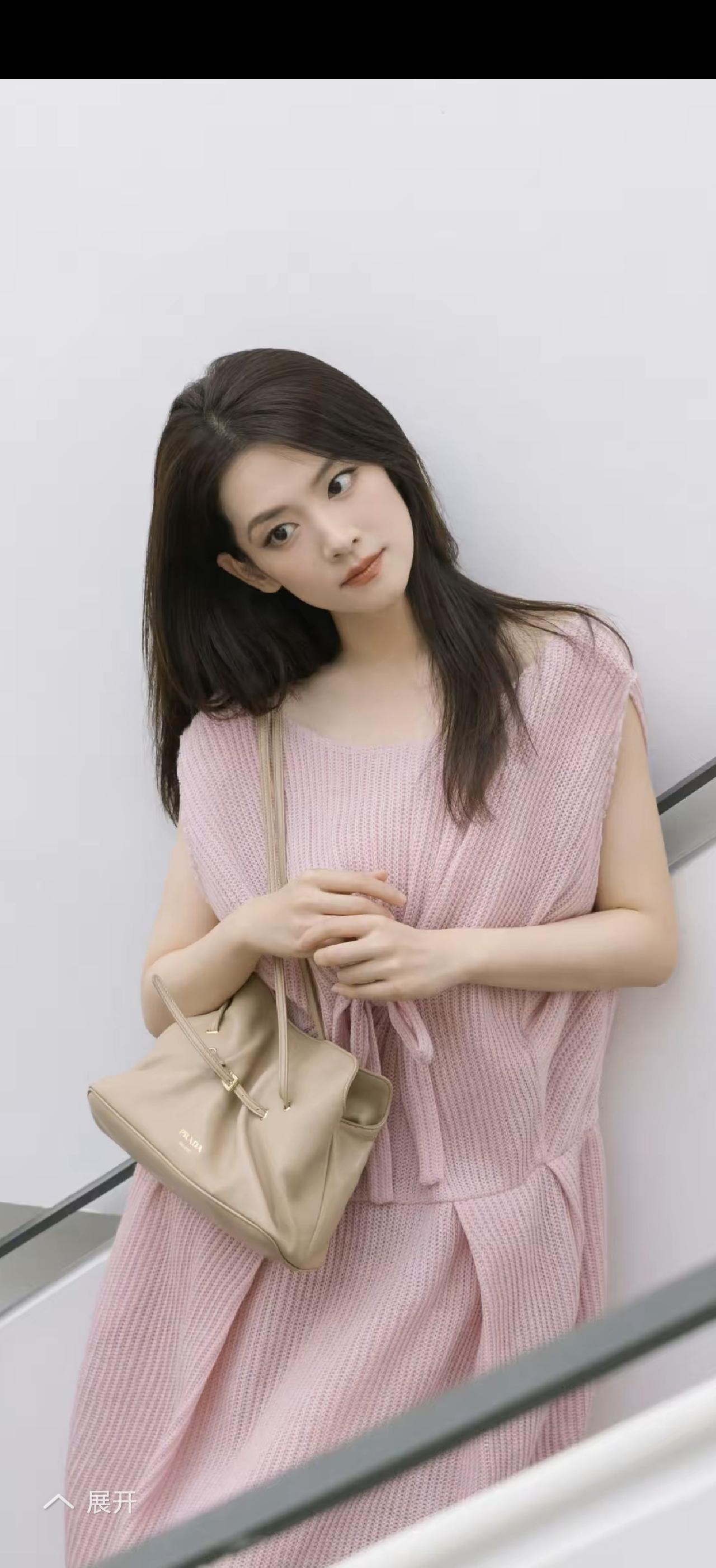 都说爱笑的人运气不会差，我深以为然。生活里，那些爱笑的人就像小太阳，浑身散发着正