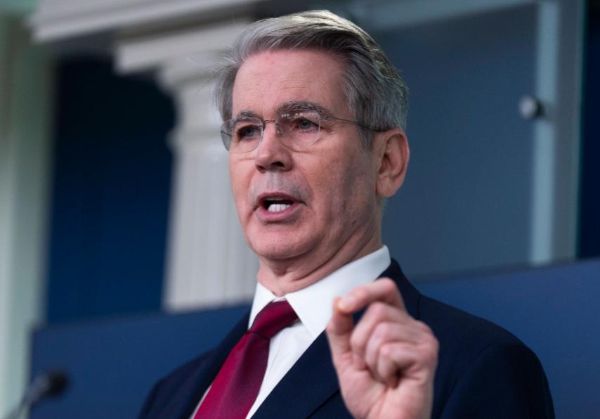 🌞.面对镜头，美国财长贝森特冷静下来终于说出了心中的话：中国是美国在现代史