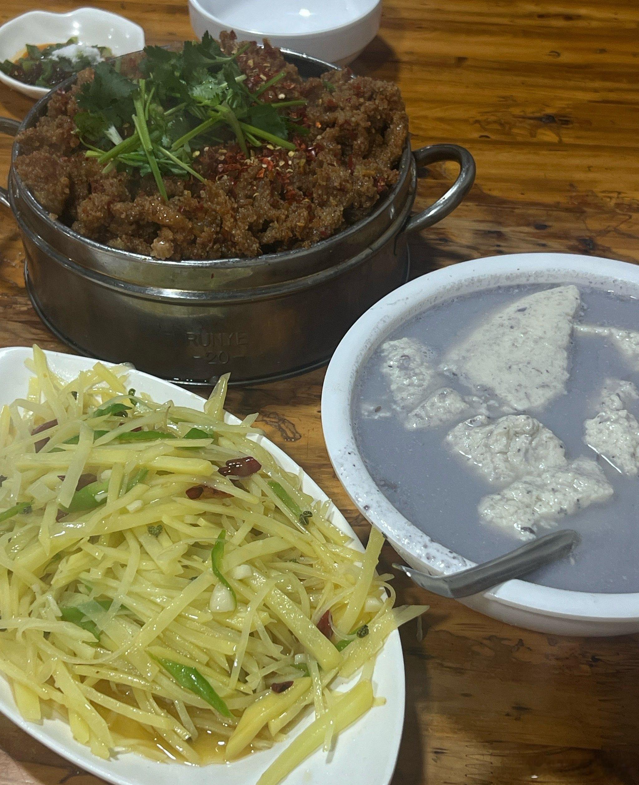 四川小县城宜宾市高县距离成都车程3个小时，藏着一个质朴好吃的小县城，有合江门