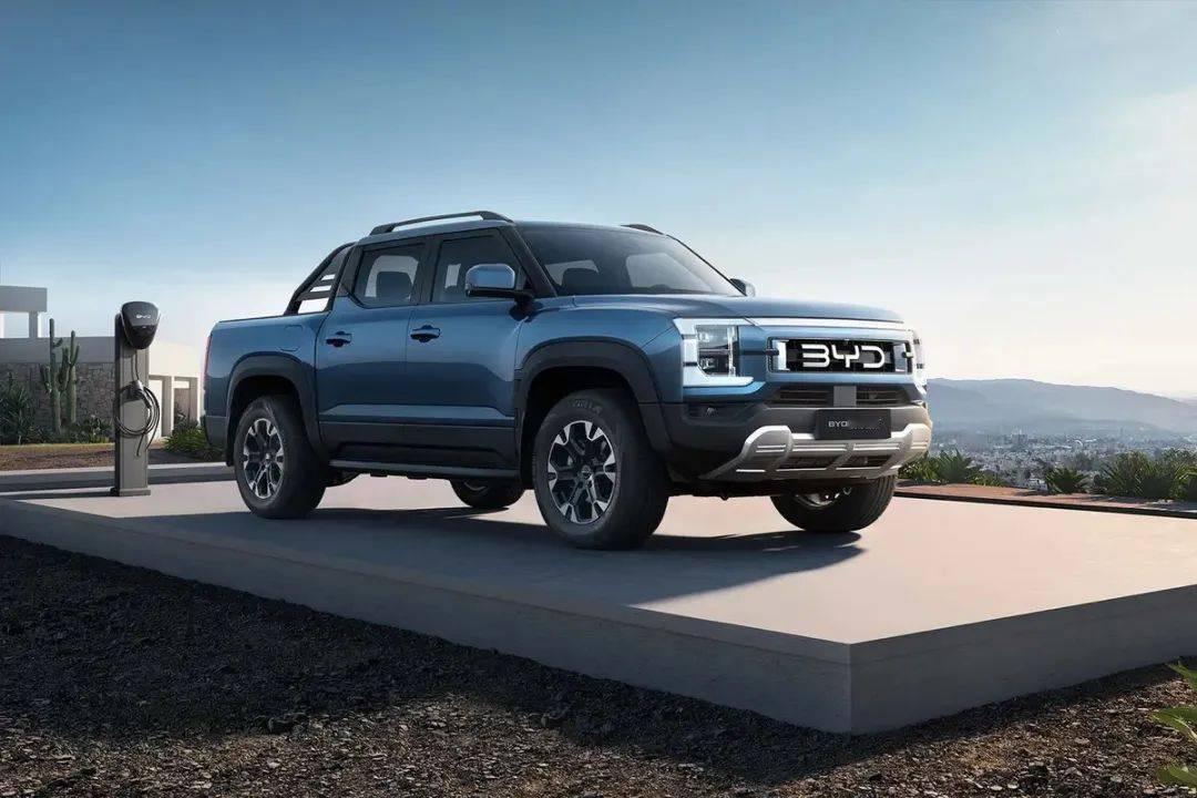 友商：我电池比你的大比亚迪：我OTA降低能耗友商：我80电池配小油箱比亚迪