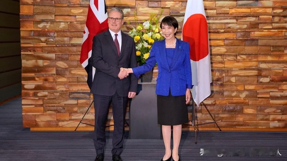 刚在北京签完大单，转头就在东京看表。斯塔默在日本停留的这4个小时，简直是对高市早