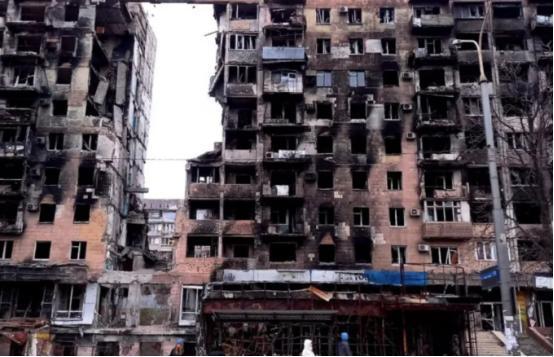 基辅气炸了，俄罗斯在马里乌波尔重建的住宅楼焕然一新，大量俄罗斯人正涌入那里，并买