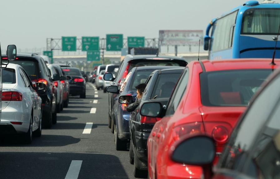 路透社5月12日发了篇文章，说的特别实在：中国汽车现在拦都拦不住，以后跑在美国公
