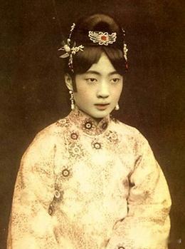 婉容居住时的储秀宫浴室（20世纪初）-名称：婉容居住时的储秀宫浴室（20世纪初）