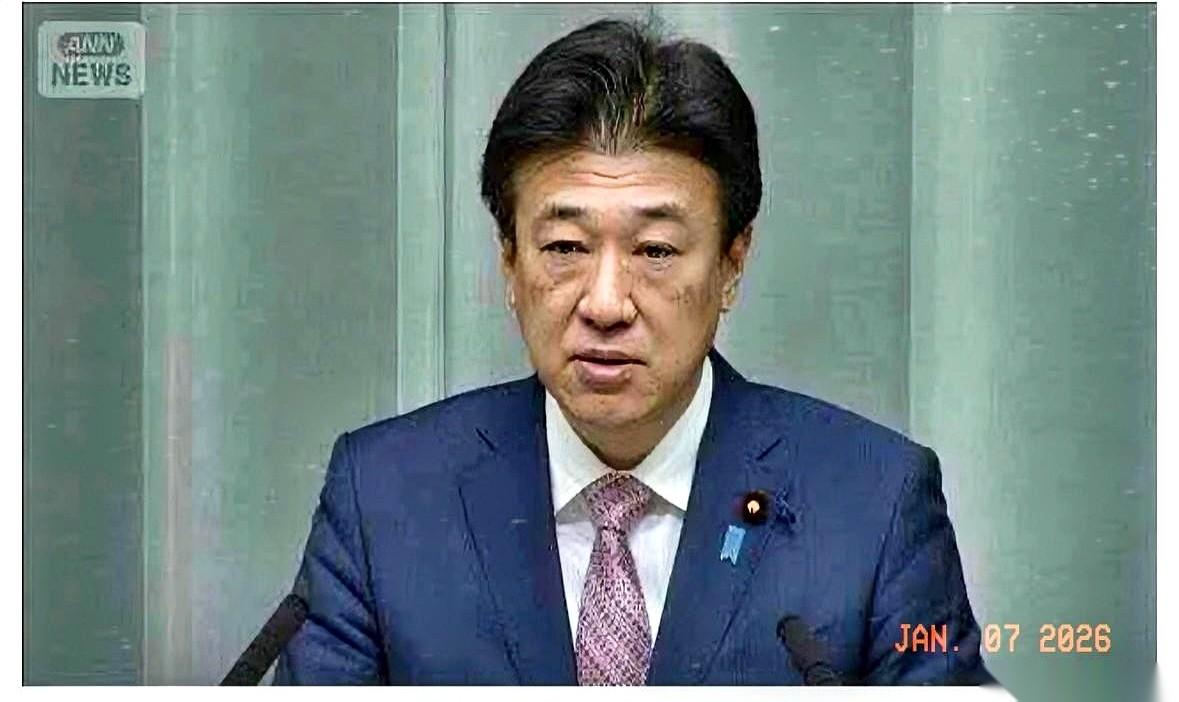 最逗的就是，你明明已经把他按在地上摩擦了。他却从牙缝里挤出一句：“你不讲规矩