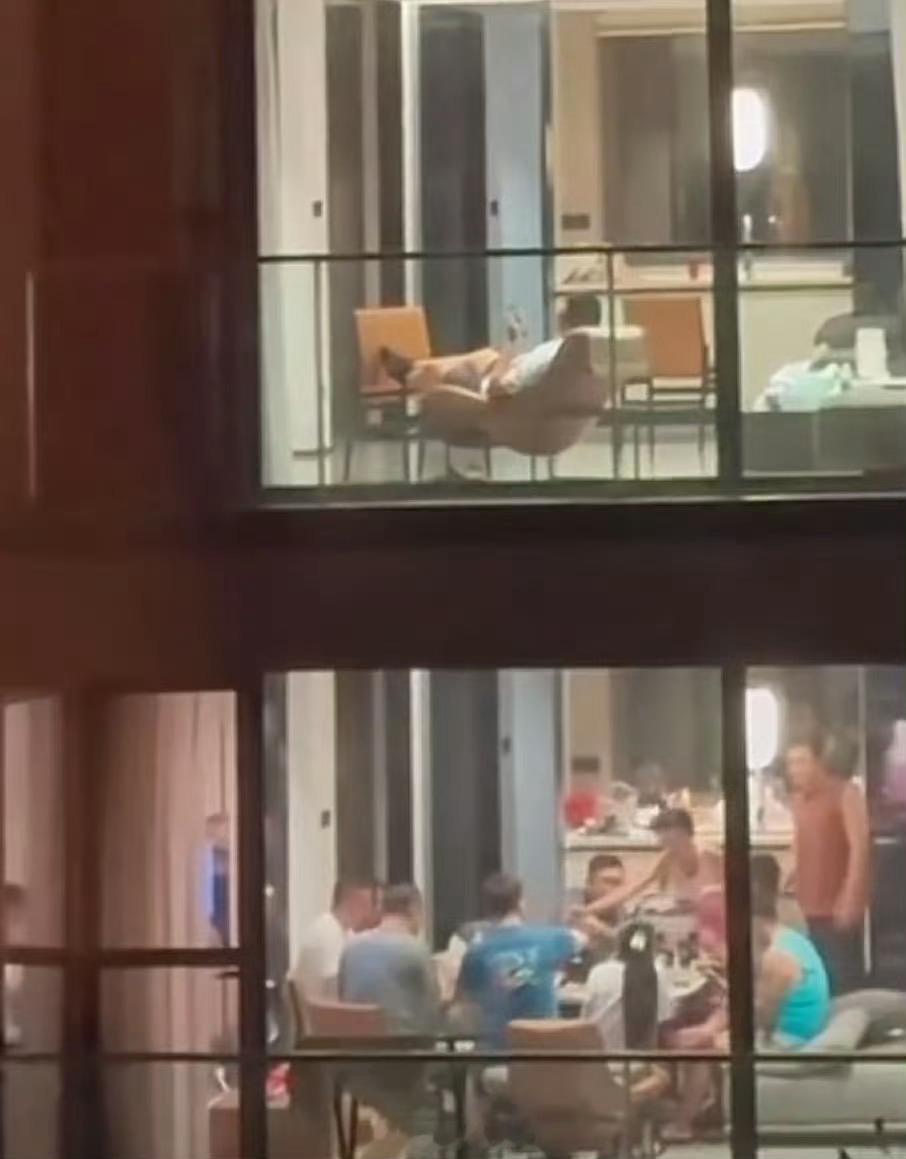 独处这个事，你介意了，它就是孤独；你享受了，它就是自由。​​​​