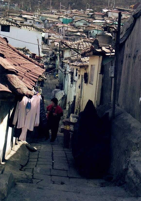 【琅河财经】日本泡沫经济扼杀了两代年轻人。房价上涨，不管怎么努力，反正买不起房