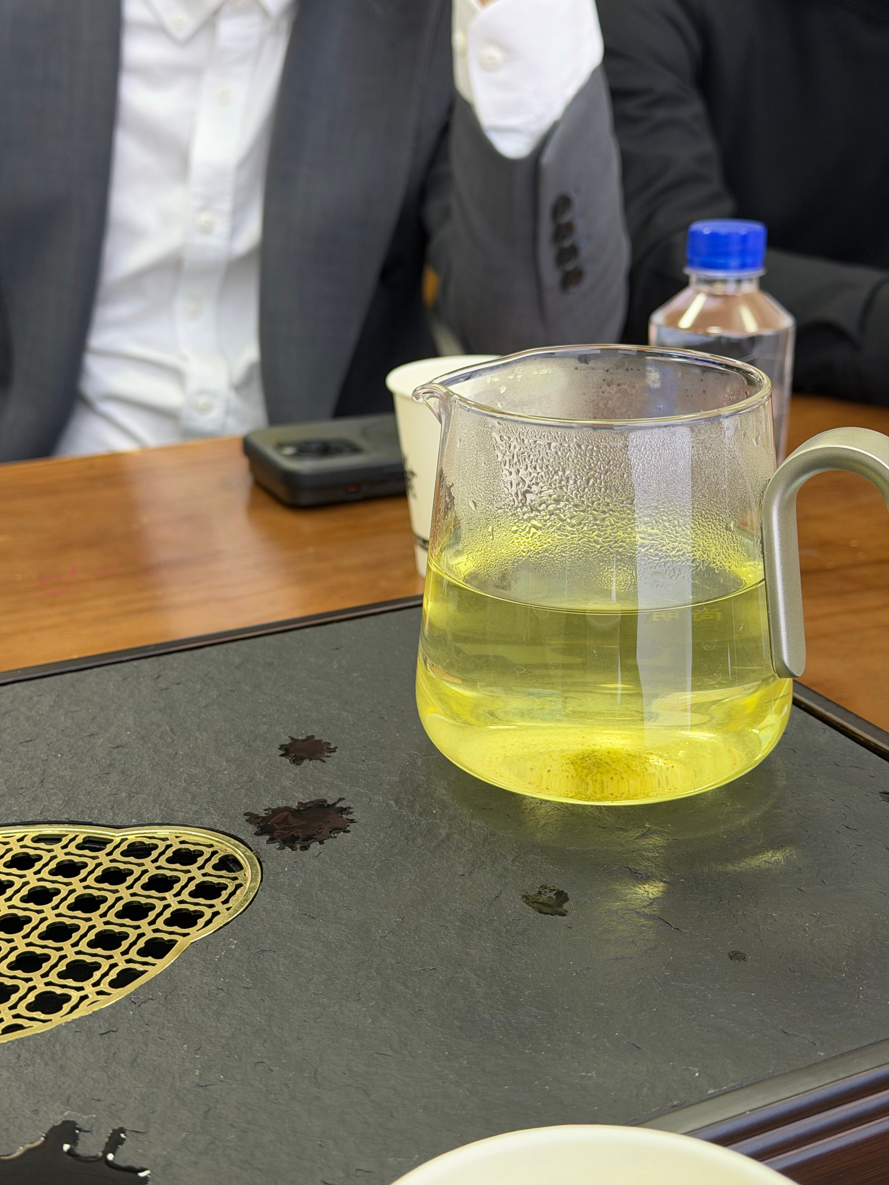 市场不好怎么办，那就开会喽，总得找点事做