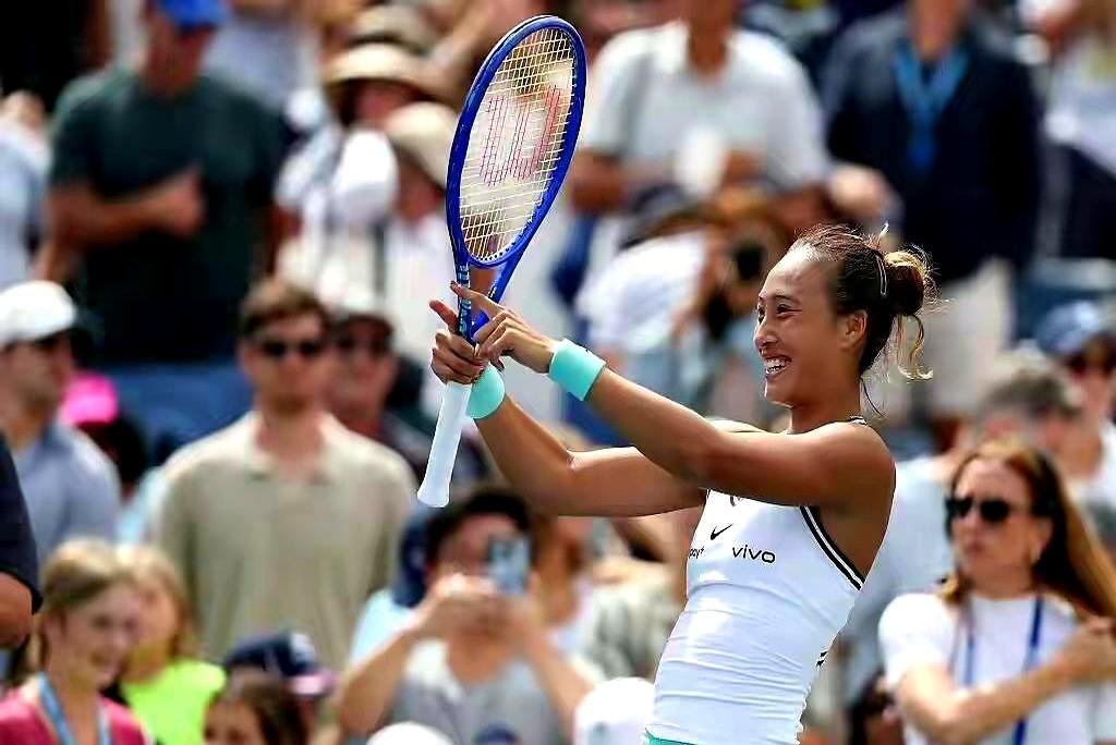 赛后即时排名狂飙69位，郑钦文这趟美网，值了。一盘7-5，一盘6-3，直接把