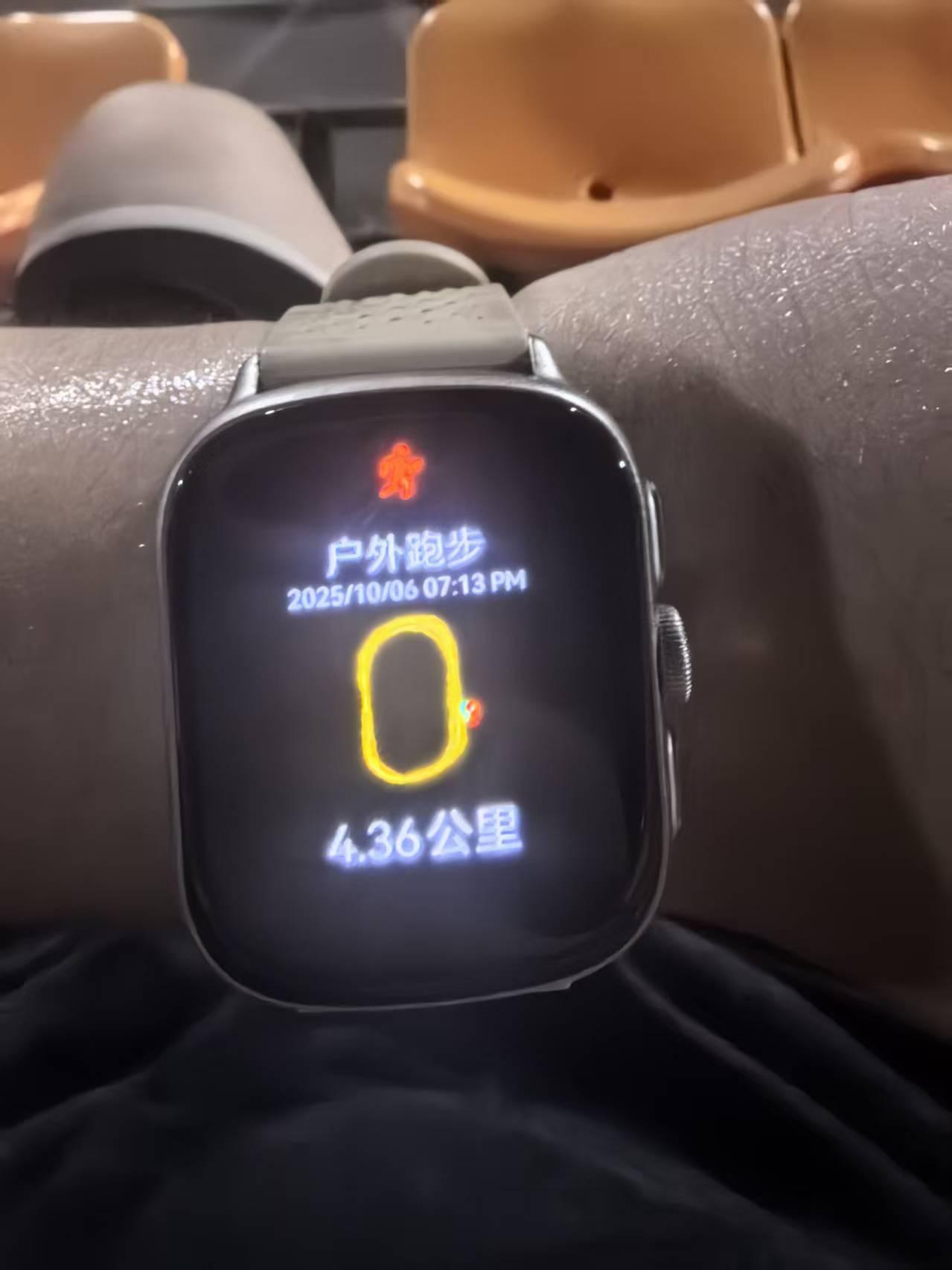 养了19年的神兽，今年大二，最近不知道是要去拱白菜了，还是被白菜给拱了，突然间开