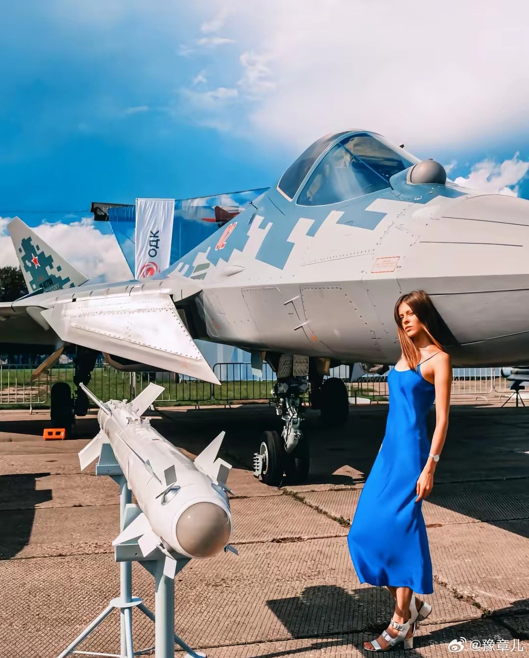 俄罗斯第五代苏57战斗机与毛妹苏57苏57战斗机