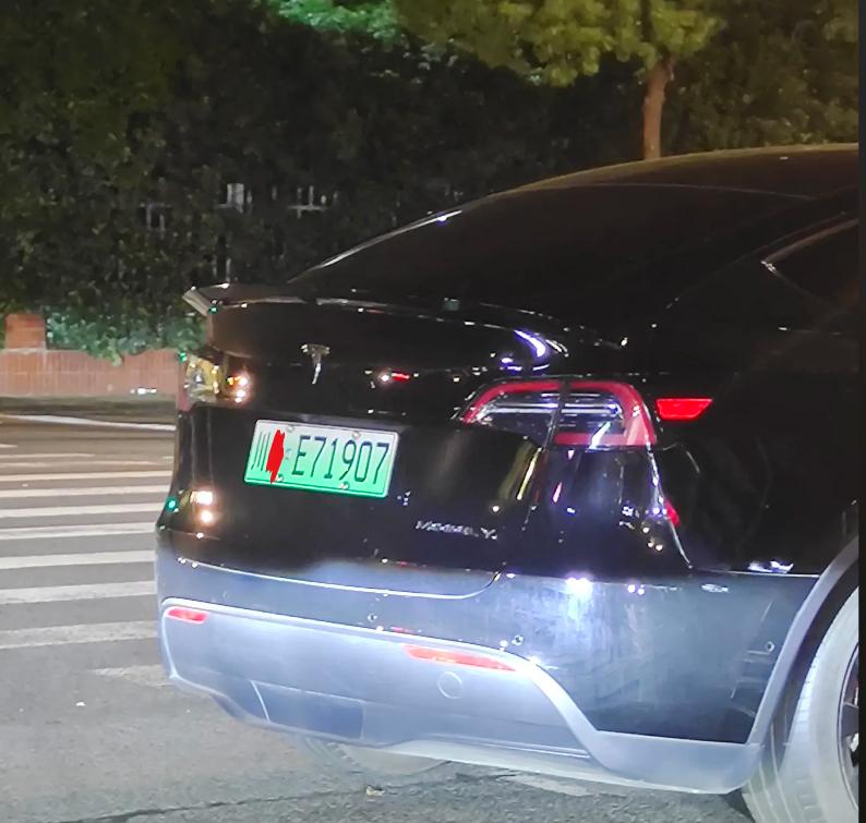 彩友开奖后才碰到71907的车牌号，和当期排五奖号完全一致，而这辆车当天一直到处