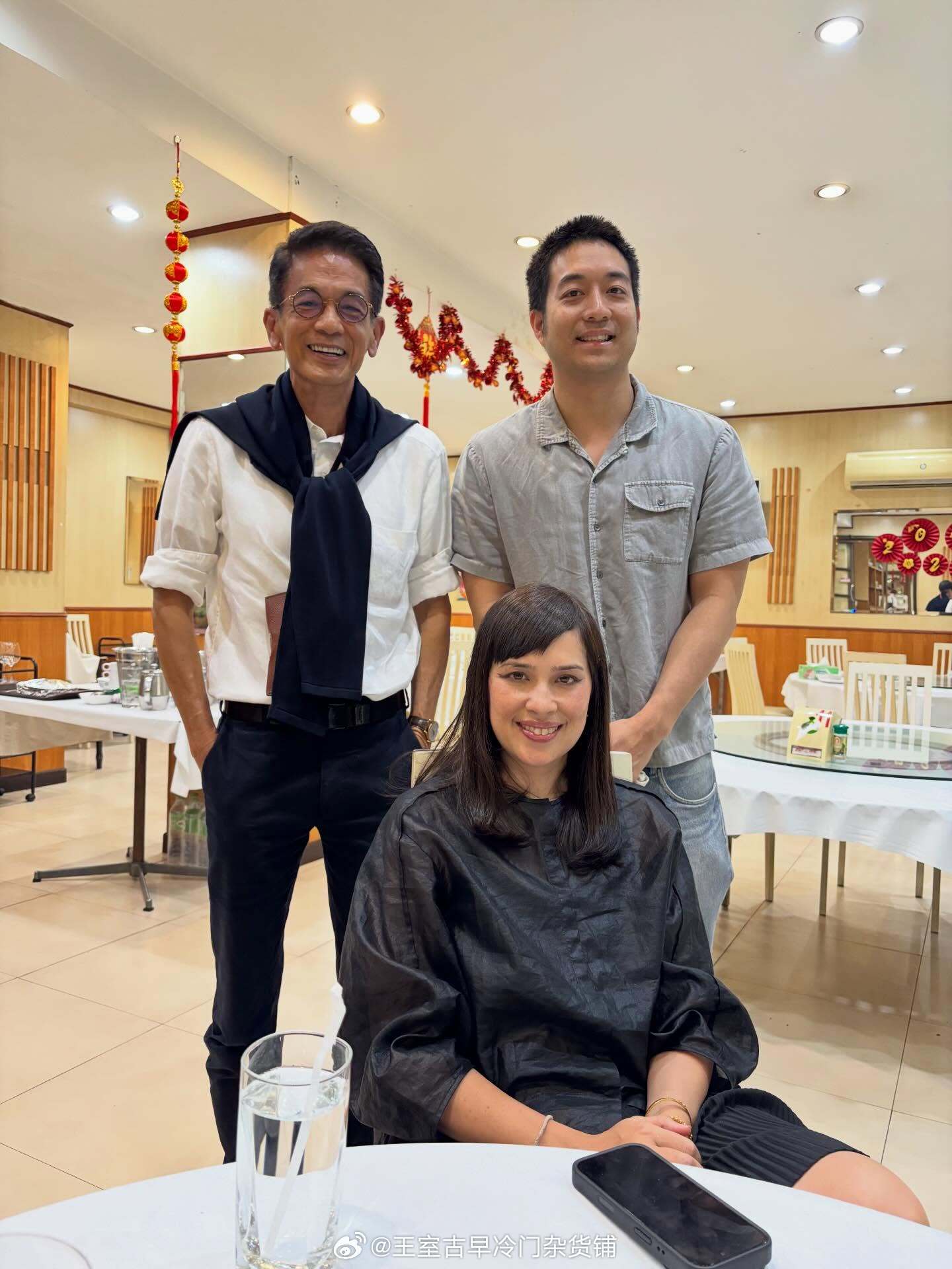 王室王室泰国王室诗丽吉亚诗丽吉亚前几天去听讲座，她只要不和她妈在一起还是很守规