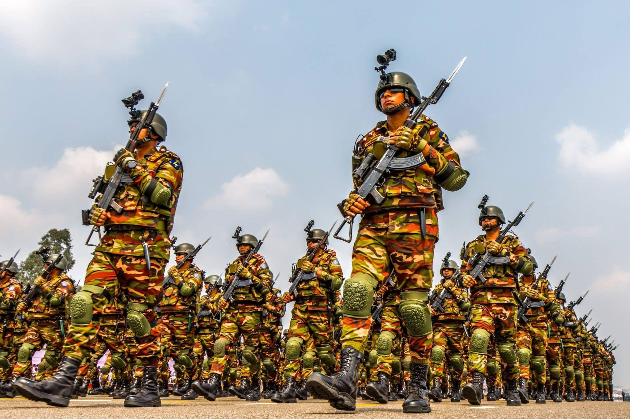 孟加拉国独立日阅兵的中国装备：FM-90、69IIG、WS-22和BD-08式突