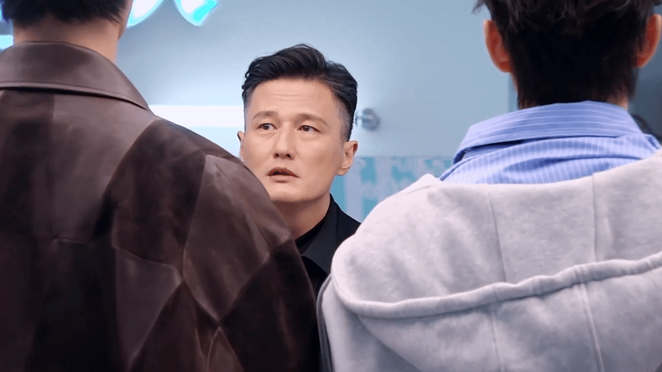 尹子维录节目现场发飙尹子维节目现场发飙名场面来袭，面对一众合伙人严厉训话抓节奏，