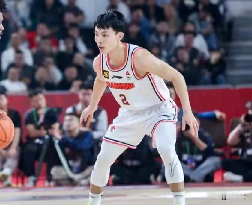 林葳和徐杰还真不是一个量级的球员。NBA选秀结束，林葳不出所料的落选，有球迷就