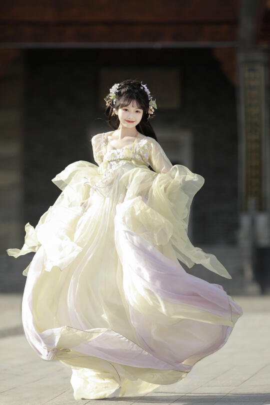 小师妹，你可慢点儿跑！