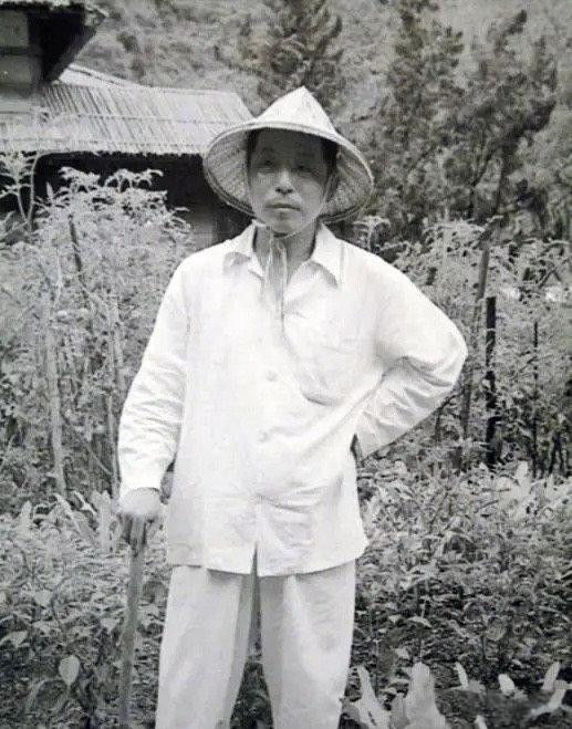 1945年，张学良给宋子文写了一封信，信中都是平时对他人难以启齿的困顿细节，他在