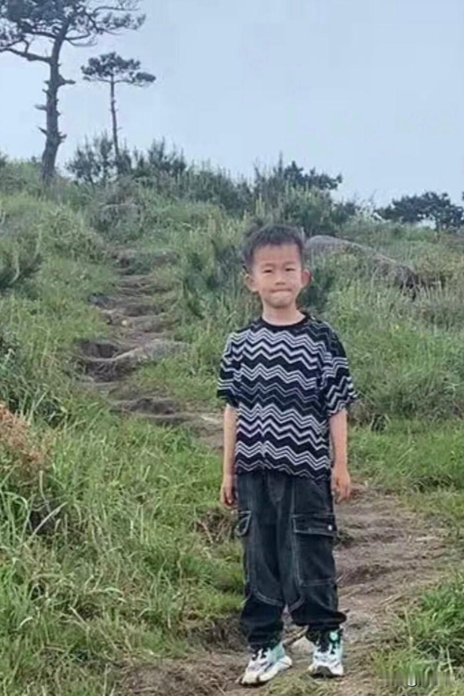 莆田8岁男孩山里失踪，评论区的这三种人真是让人看不懂！1.发自拍照的。看到好