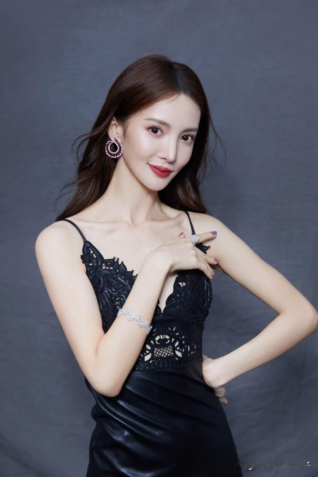 金晨这事儿给所有会开车的人提了3个醒，第1、不要觉得自己技术好，开车时就分心