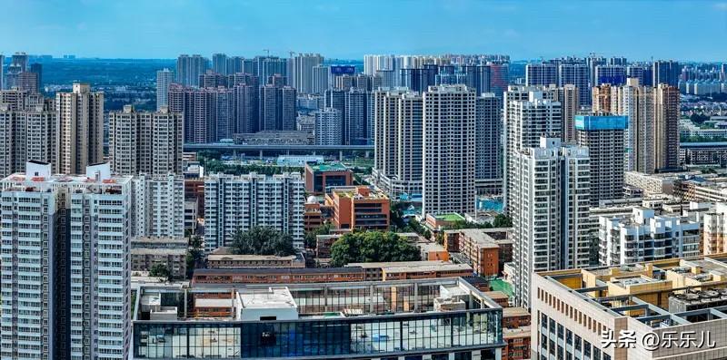 咸阳楼市：作为紧邻西安的城市，咸阳楼市高度依赖西安外溢购房需求，行情走势完全