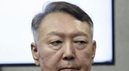 李在明要当着5100万韩国人的面，给尹锡悦的结局盖章。但这场审判最扎眼的不是罪名