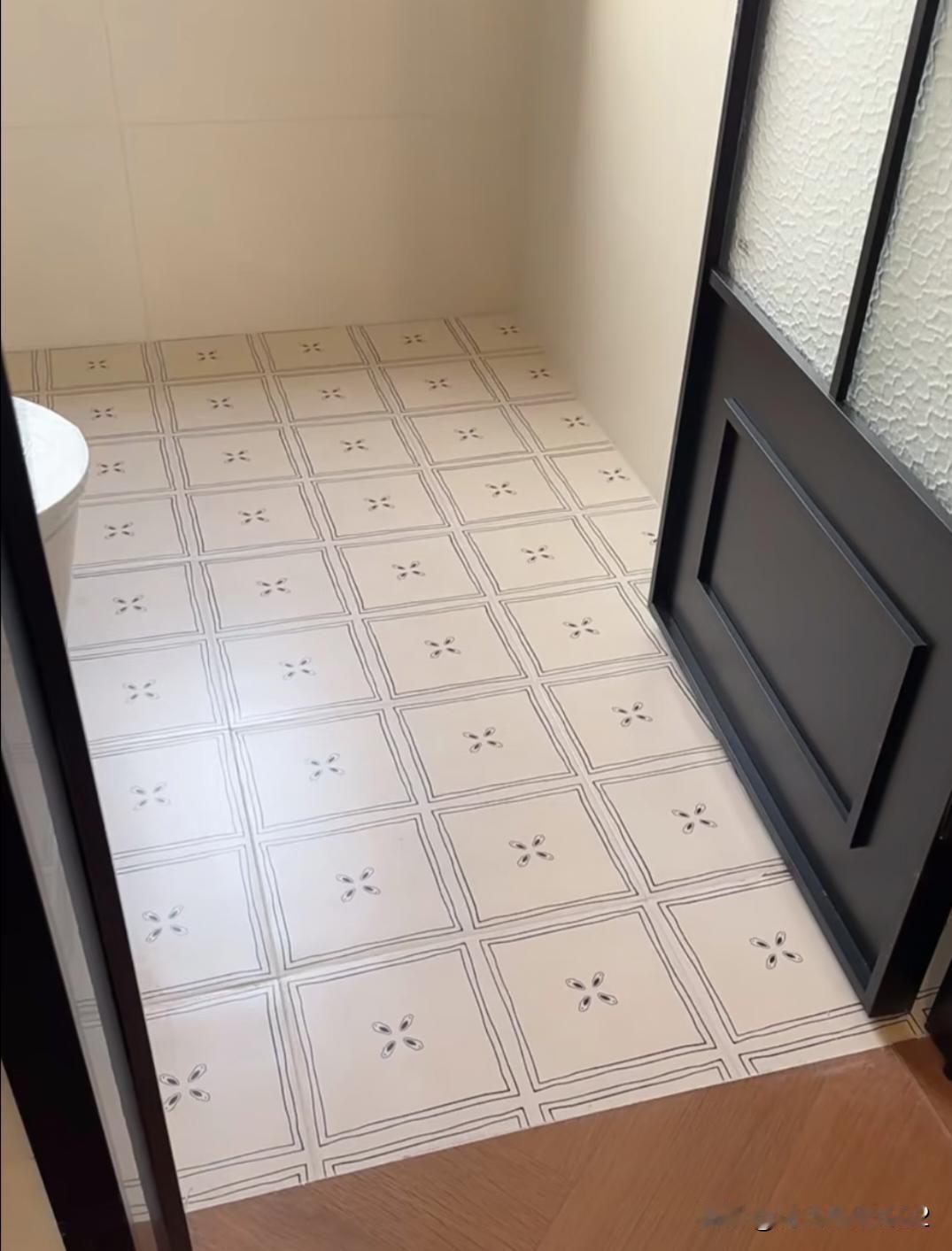 装修的第一个丑东西出现了😭老天奶……天塌了…我想要的和我得到的……找了好几