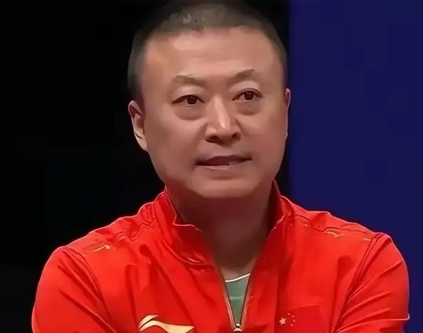 香港总决赛，到目前没出现马琳王皓身影，这才正常，总决赛就是个人争奖金，八仙过海各