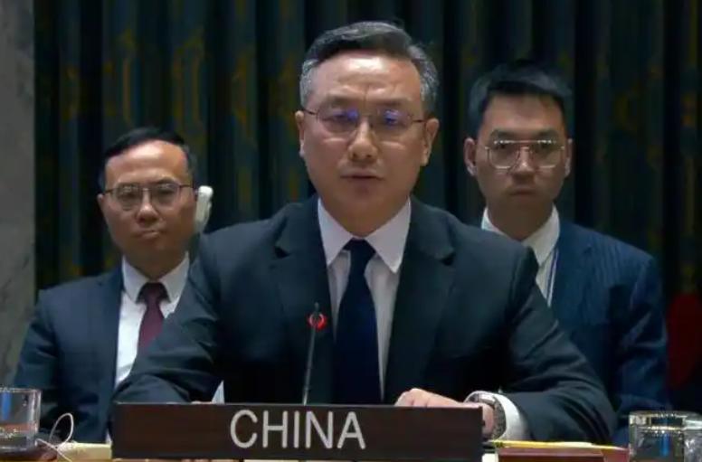 现在的俄罗斯，大概率只剩下两条路了：第一，把吞进去的地全吐出来，赔到服气；第二，