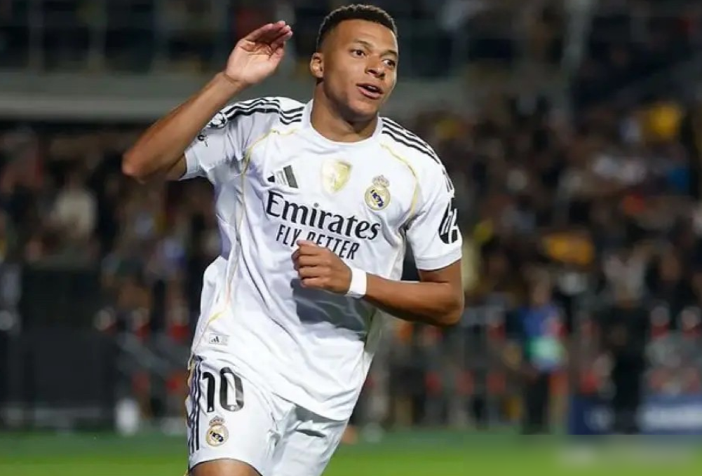 9.8公里对13.6公里，姆巴佩的回归，成了皇马的难题。他养伤那阵子，皇马靠着