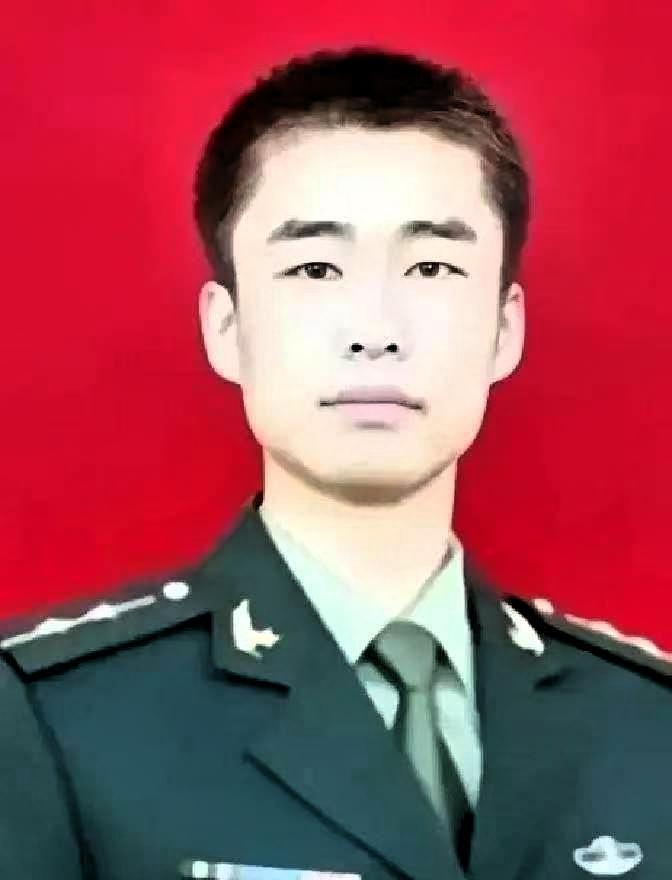 2012年，一军人请假回去探亲，超期迟迟没有归队，上级打电话问责，3岁女儿接起电