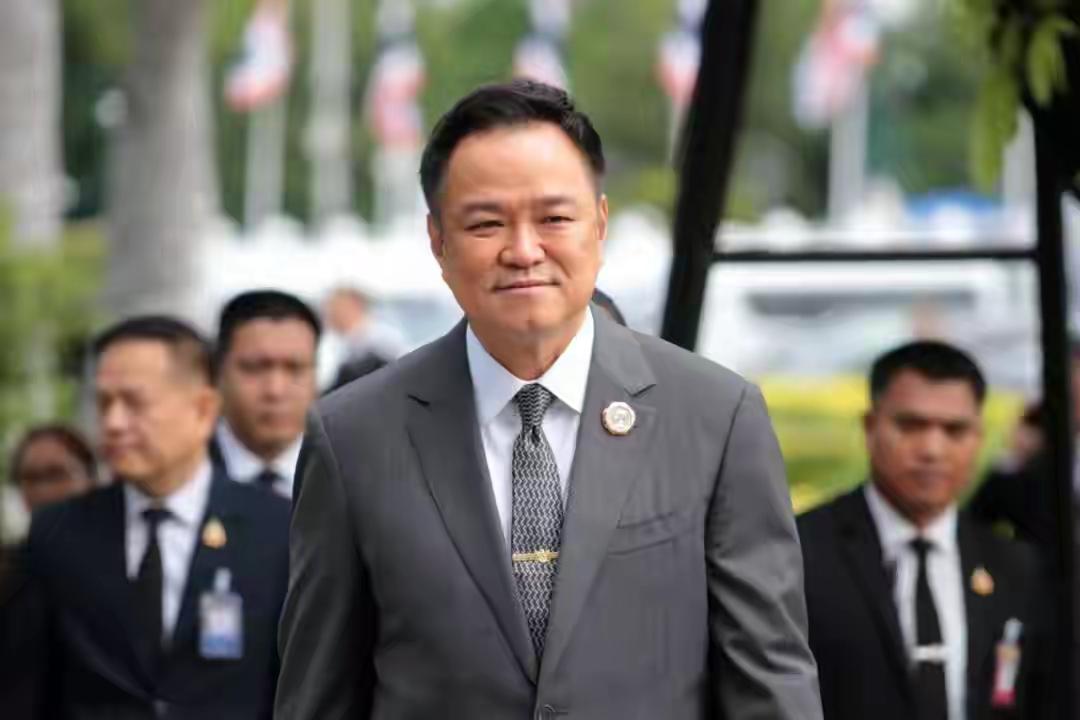 泰国”刑法第112条冒犯君主罪”修不修改是现阶段阿努廷带领的自豪泰党与人民党最大