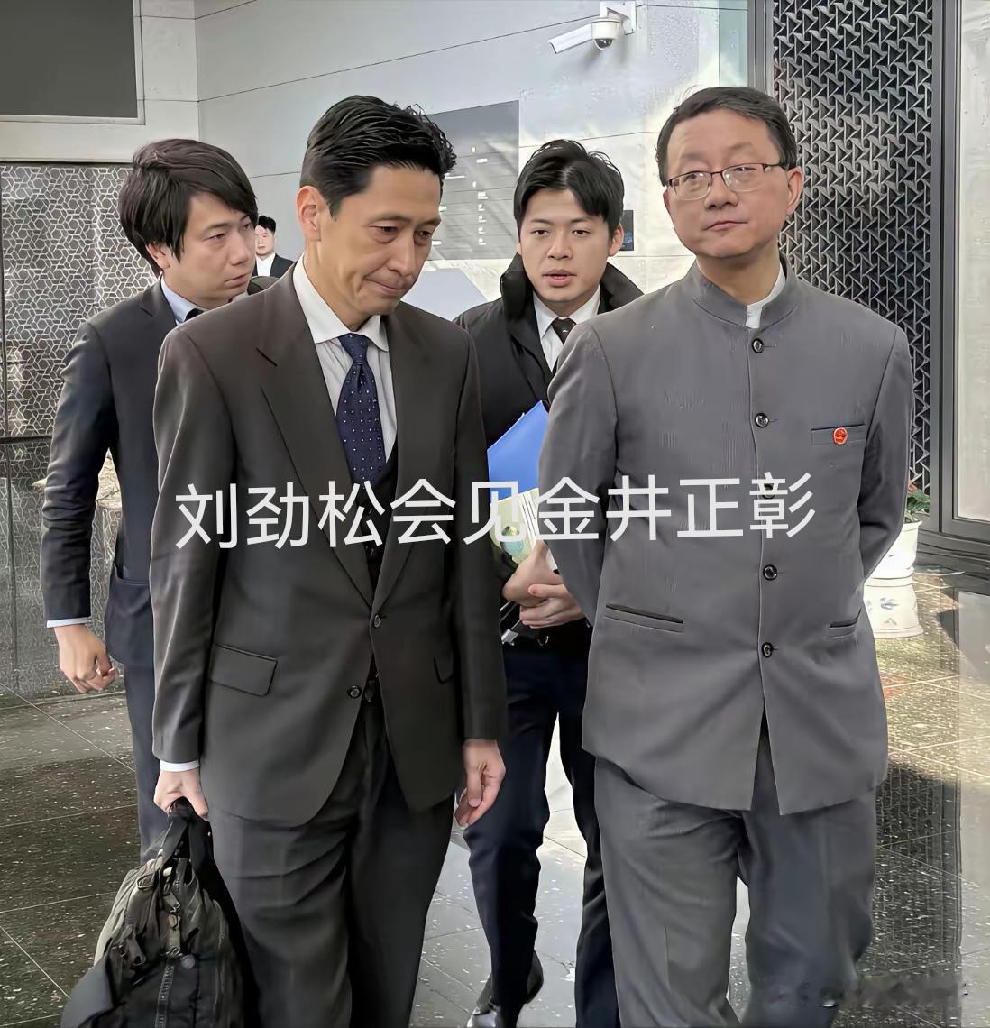 刘劲松司长不仅赢得了谈判，更赢得了一个国家的自信，实力和尊严。刘劲松在会见日本