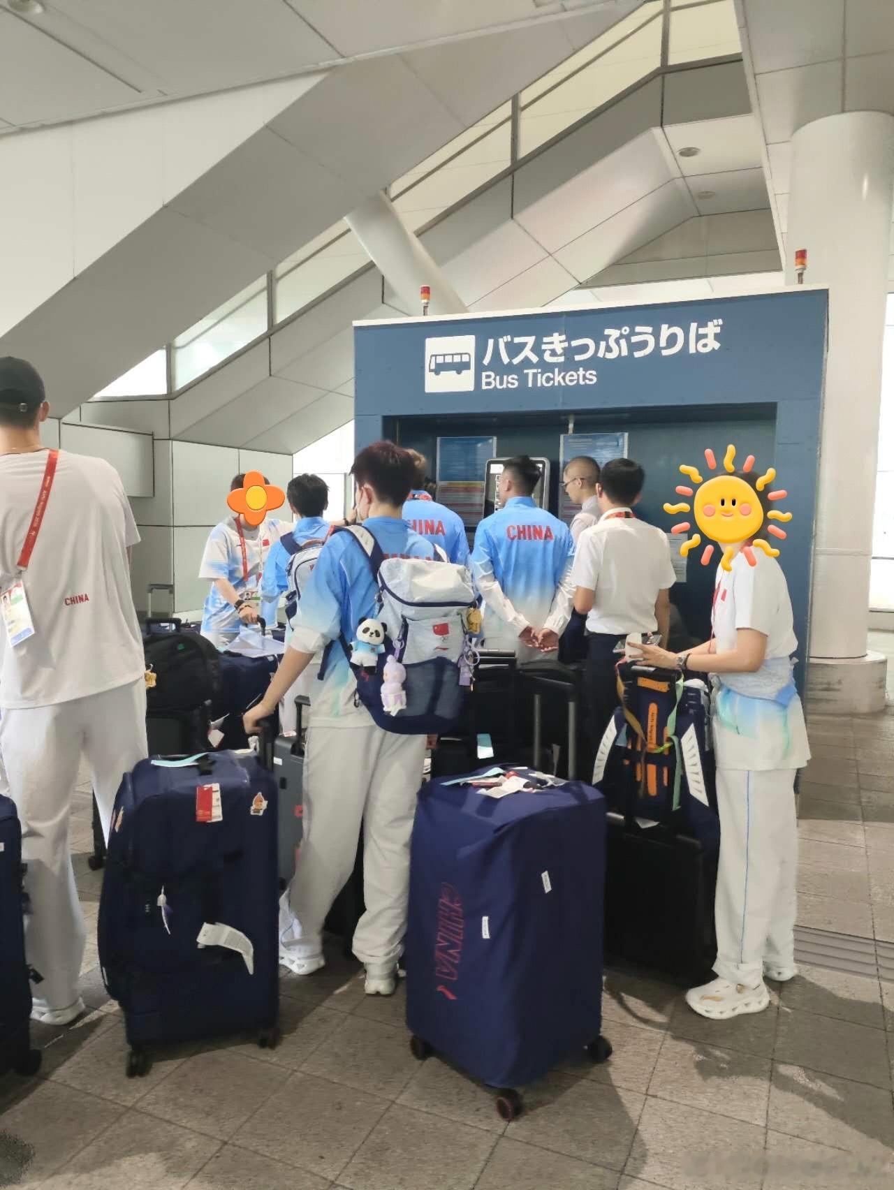 名古屋总领馆回应接机国羽暖心护航！名古屋总领馆紧急驰援滞留国羽队伍！9月16日，