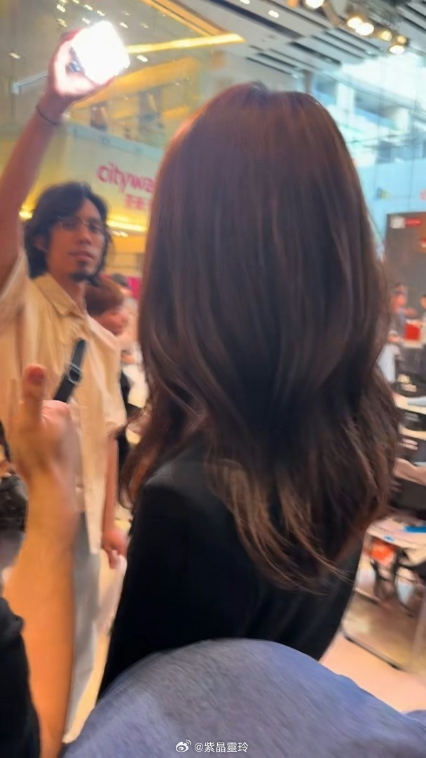 【On.cc】陳煒無懼生圖曝光　竟自帶「女神光」美顏1996年亞姐冠軍、現年52