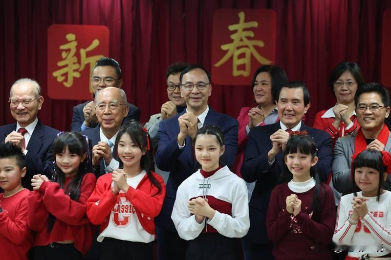 国民党新春团拜马英九首次缺席今年的国民党中央党部新春团拜，被指“缺大咖”