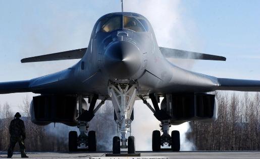 局势已经非常危险，美国总统听取了关于军事打击伊朗的方案汇报，目前美国战争部正在等