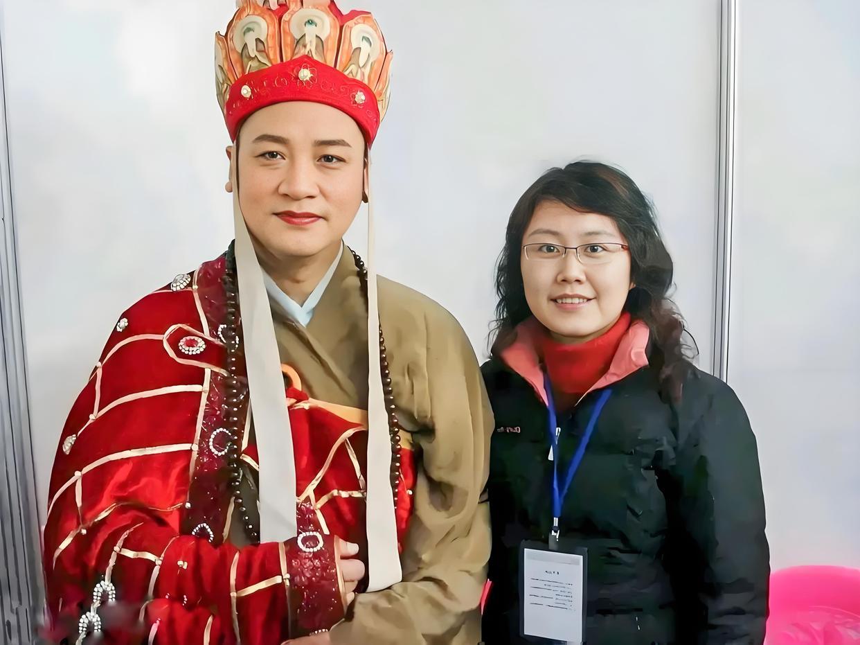 中国八大富婆：第八：董明珠，格力董事长，70亿第七：陶碧华，老干妈创始人，9