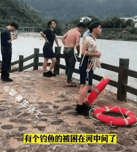 “这架无人机火出圈了”！在广东，有一位大叔正在湖边钓鱼，谁能料到，暴雨突然降临，
