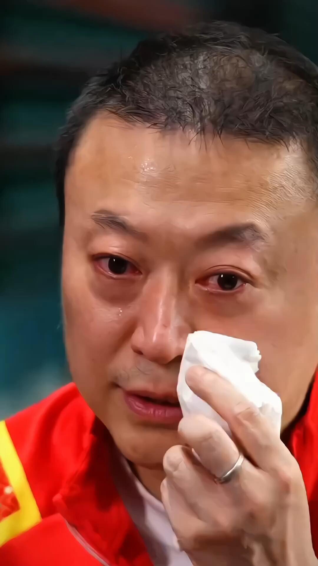 马琳接受采访，苦尽甘来，眼眶红了被莎莎感染了！这一路，真的是让人心酸莎莎所担负