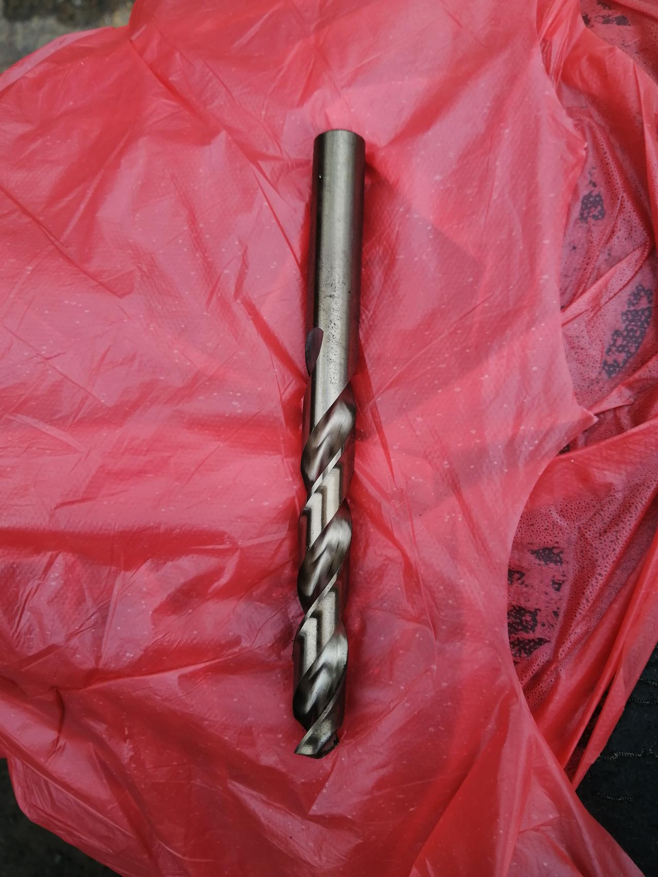 这活儿真的没法干了，再干下去我都郁闷了好吧。今天早上一个孔位半个小时不到断了3