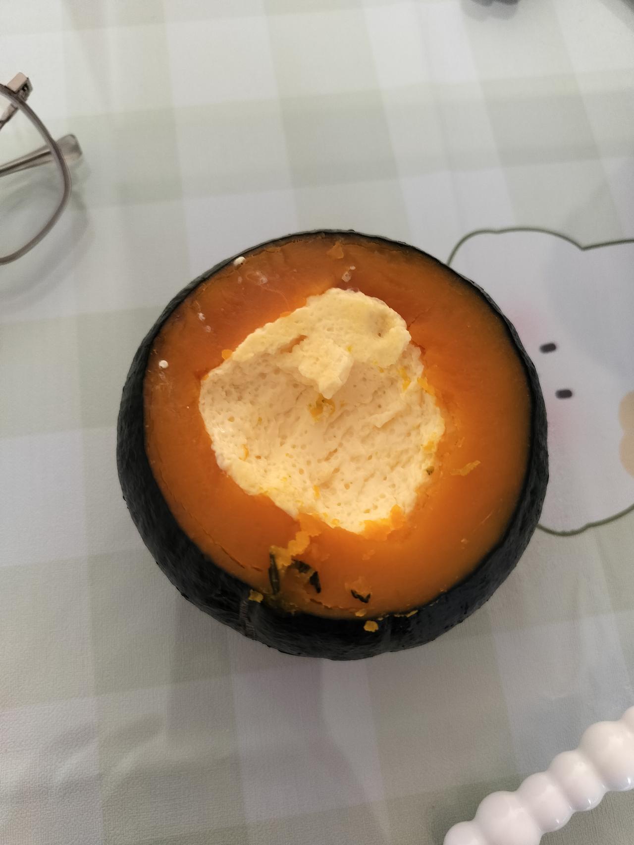 今天是种牙的第二天了，感觉稍微有点肿，虽然有点疼，但还是能在接受的范围内，想