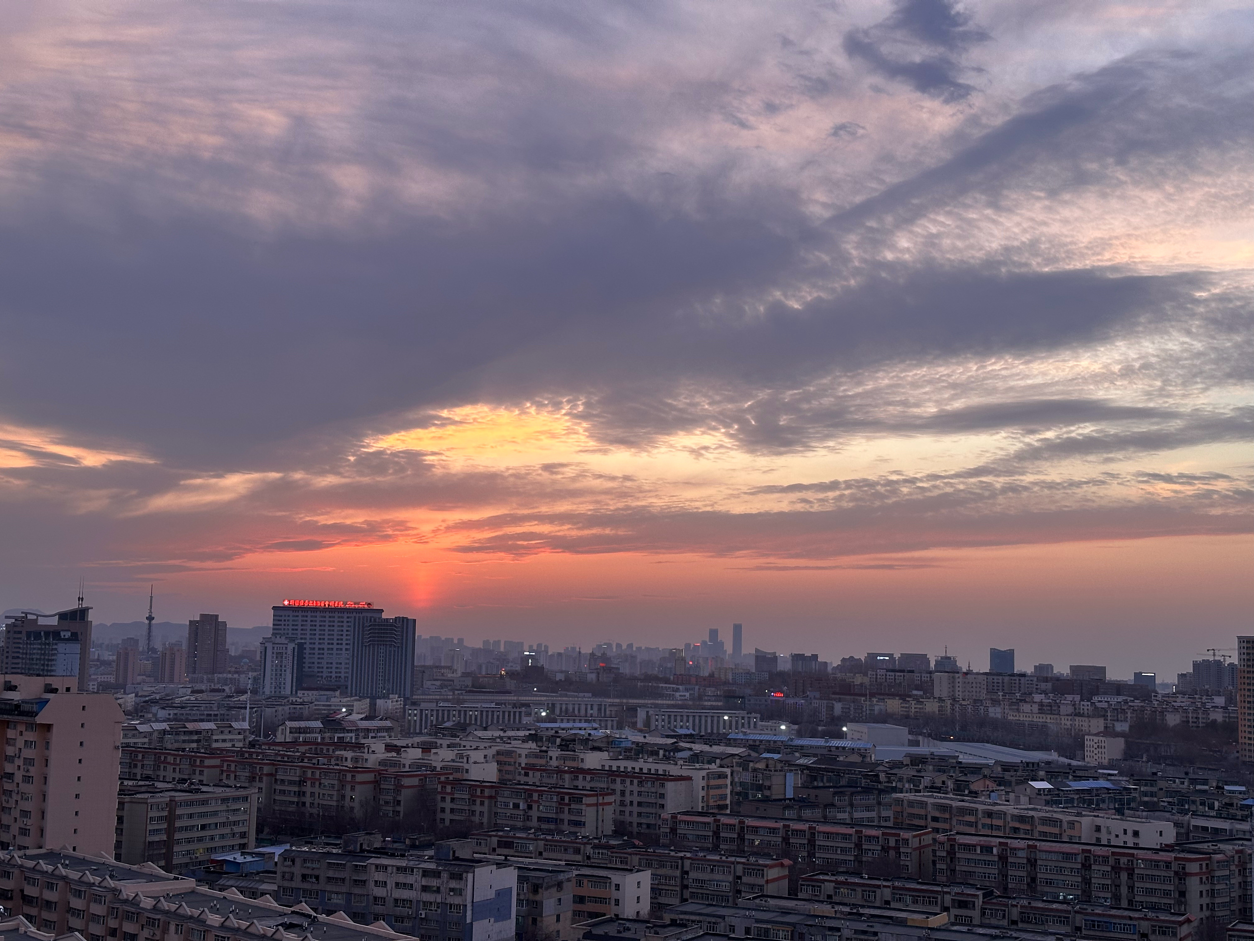 我从4月份开始控糖，到什么程度呢？不喝饮料，不吃水果，基本不吃精细主食。然后6月