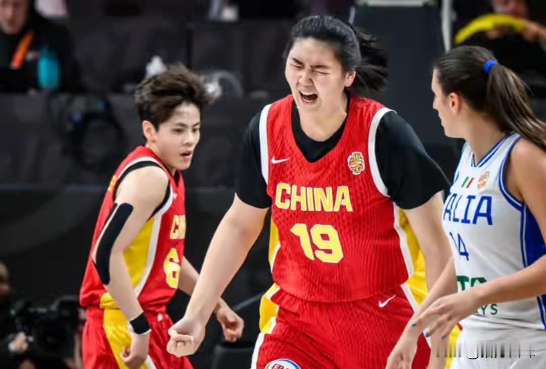 中国女篮第一轮小组赛输球后被骂的最惨、最不被看好，结果反倒是亚洲球队率先出线的。